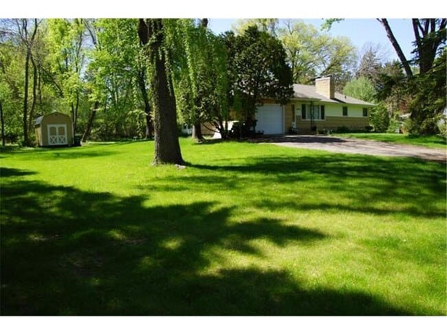 Building Photo - 3006 Atwood Dr