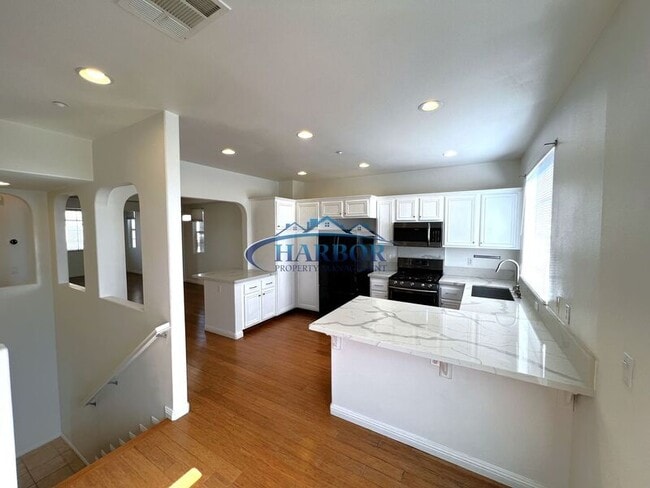 Foto del edificio - 1322 Harmony Way