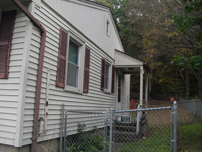 Building Photo - 86 Joseph St