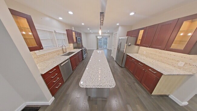 Building Photo - "Stunning 4-Bedroom Birmingham Home with 5 Full Baths, Granite Elegance, and a Finished Basement!"