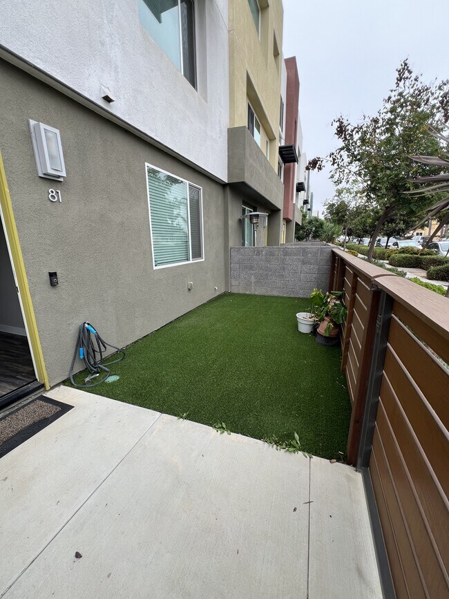 Building Photo - 81 Sea Crest Dr
