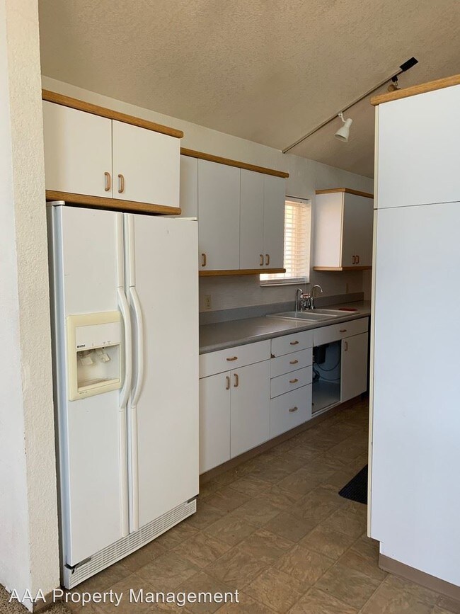 Foto del edificio - 5 br, 3 bath House - 402 Mountain View Blvd.