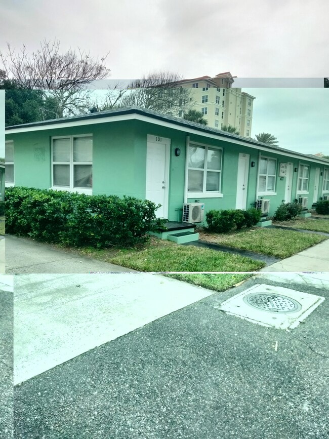 Building Photo - 183 5th Ave S