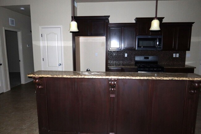 Building Photo - 14688 Spanish Point Dr