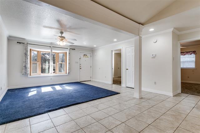 Building Photo - 719 Koen Ln