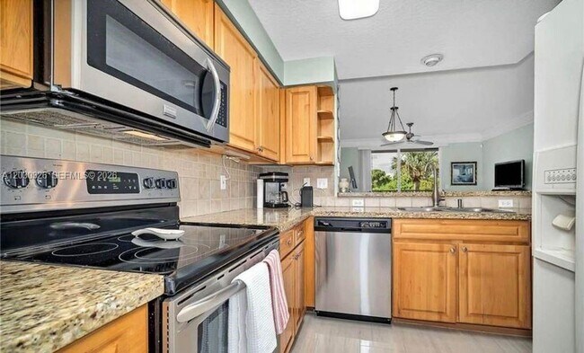 Foto del edificio - 2044 Alta Meadows Ln