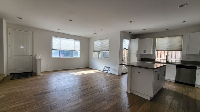 Building Photo - 89 Linden