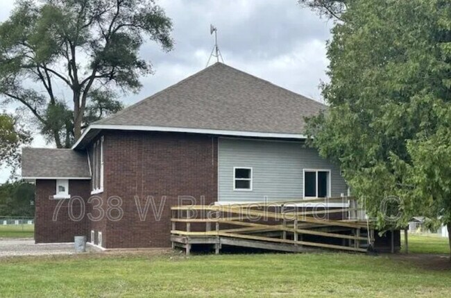 Foto del edificio - 7038 W Blanchard Rd