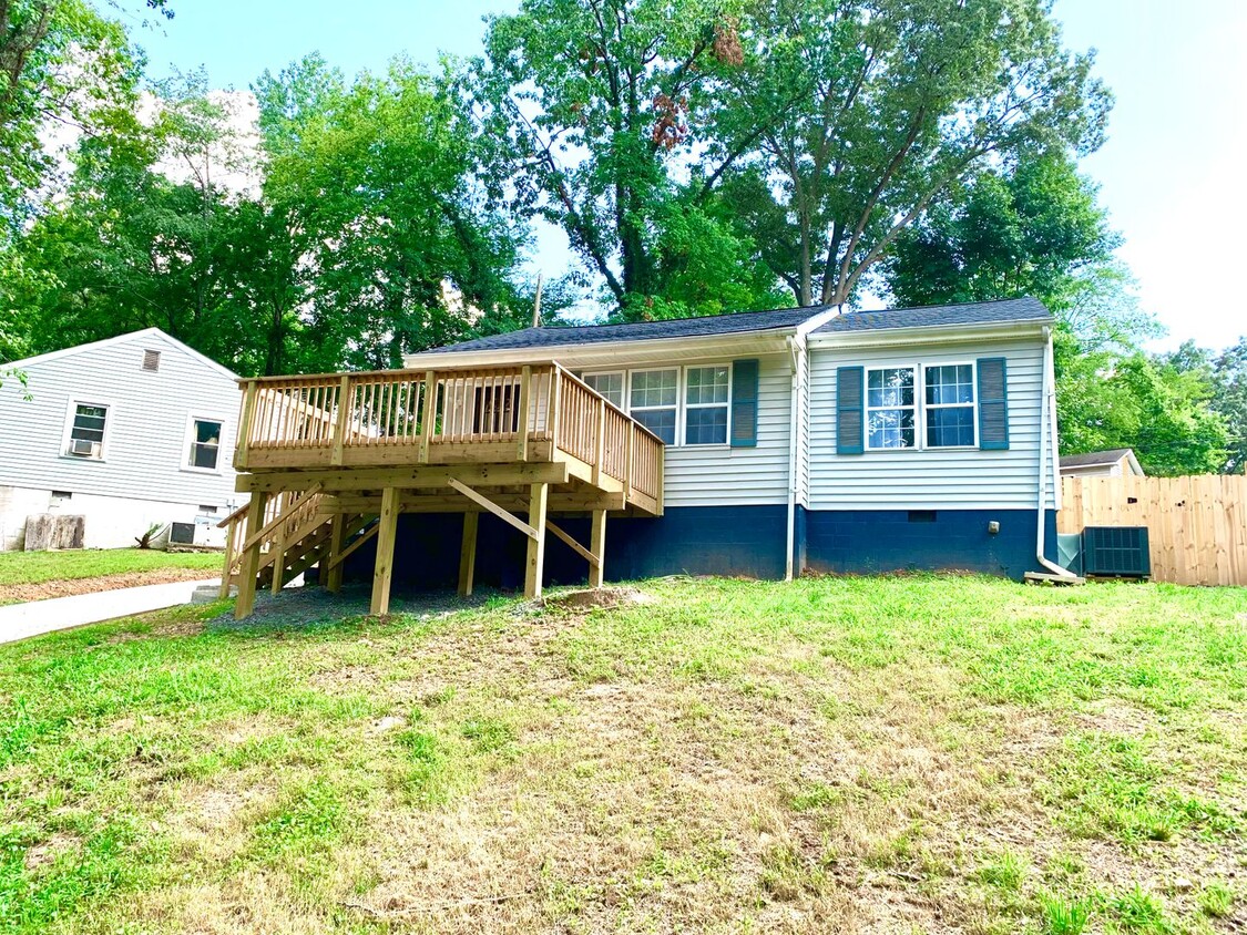 Foto principal - 714 Woodlawn Dr