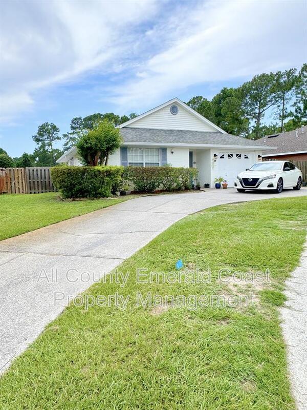 Building Photo - 120 Mandevilla Ln