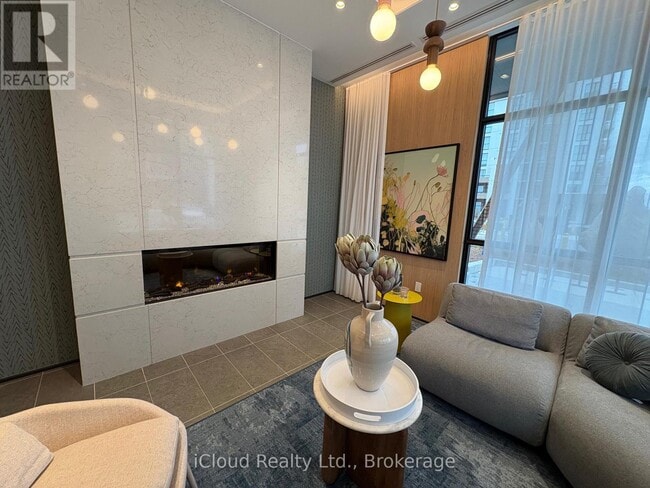 Photo du bâtiment - 720 Whitlock Ave