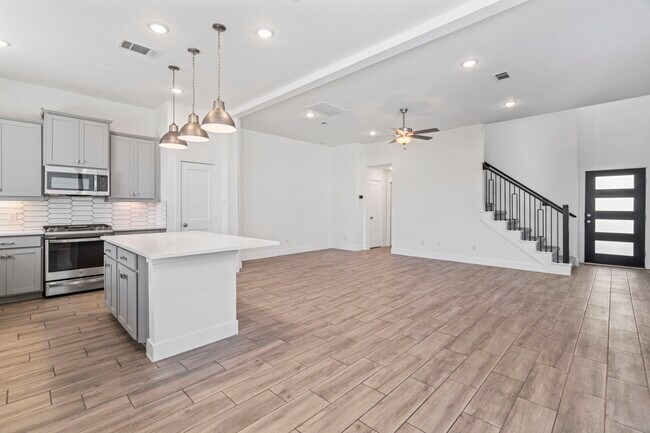 Building Photo - 7818 Starfish Arbor Dr