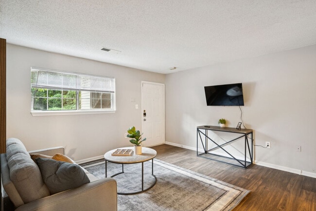 Building Photo - 2615 Kenridge Pkwy