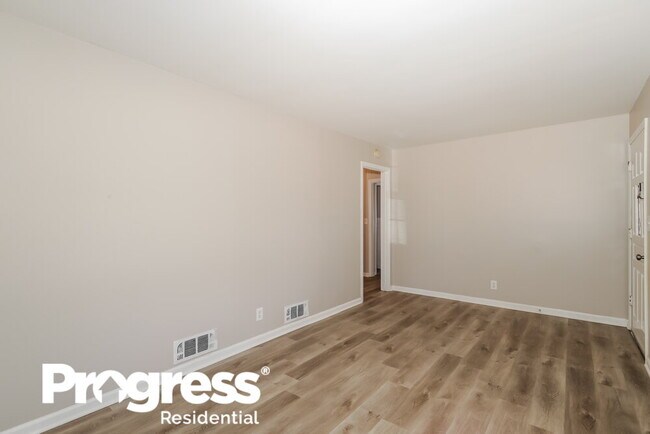 Building Photo - 3276 Elm St