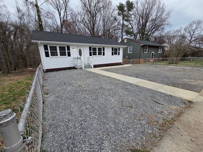 Building Photo - 5506 Campbell Ave