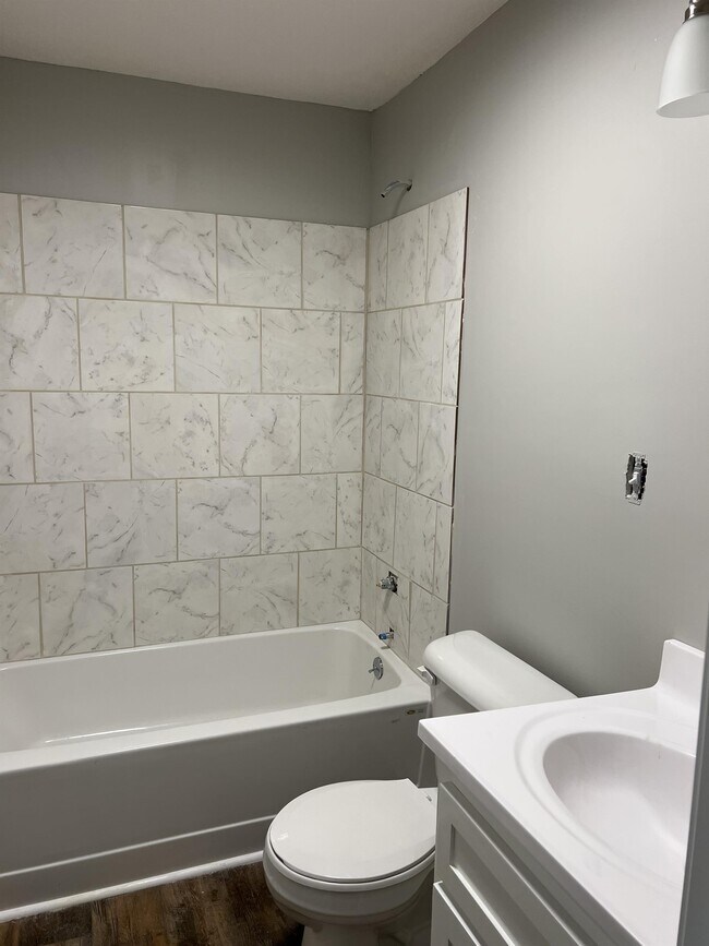 Building Photo - 51 Kemmons Dr