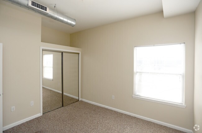 2HAB, 1BA - 821 ft² - Big Red Apartments