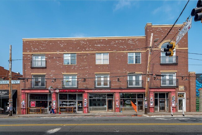 Building Photo - 3205 N Davidson St