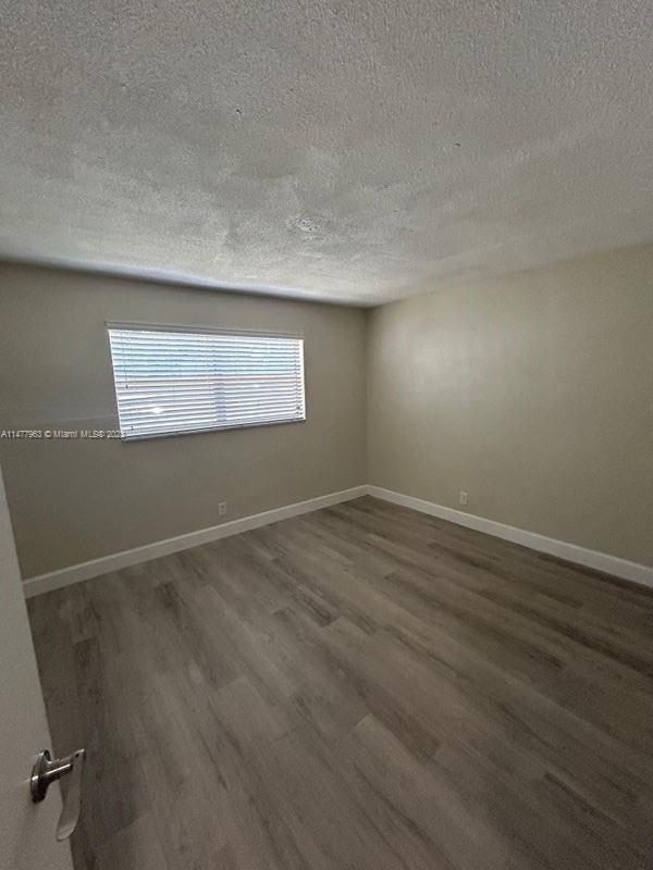 Foto del edificio - 5820 NW 17th Pl