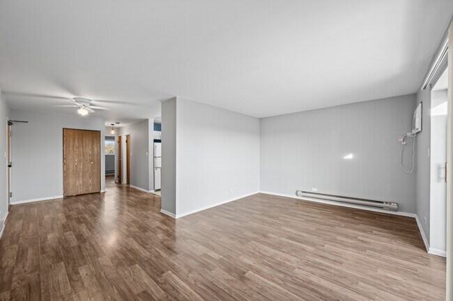 Building Photo - 1324 Geneva Dr