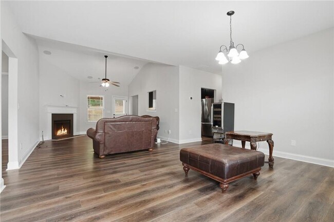 Foto del edificio - 612 Stevens Pl