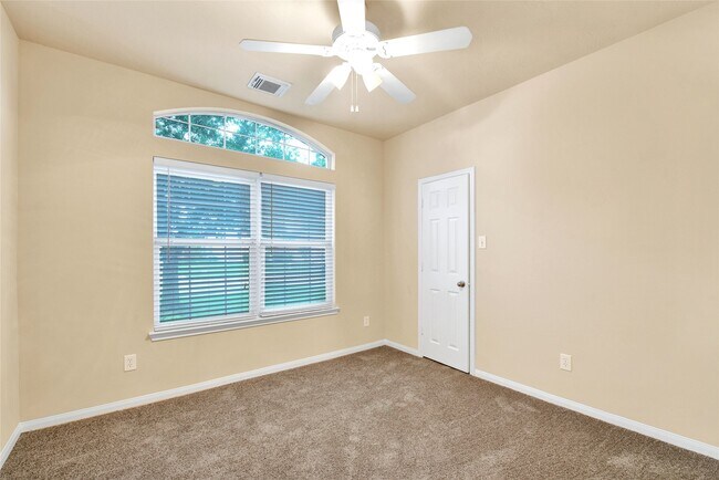 Foto del edificio - 2830 Sage Bluff Ave