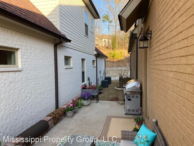 Building Photo - 3 br, 2.5 bath House - 211 Siena Lane