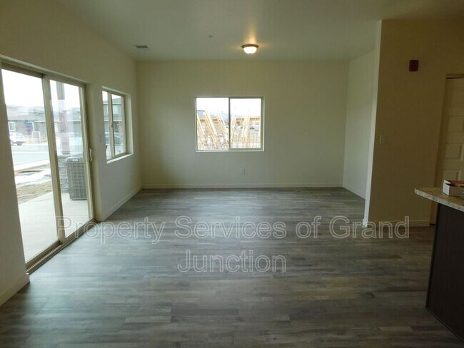 Foto del edificio - 658 Brookwillow Loop