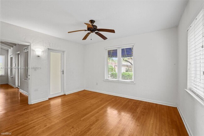 Building Photo - 3 br, 3 bath House - 410 Minorca Ave
