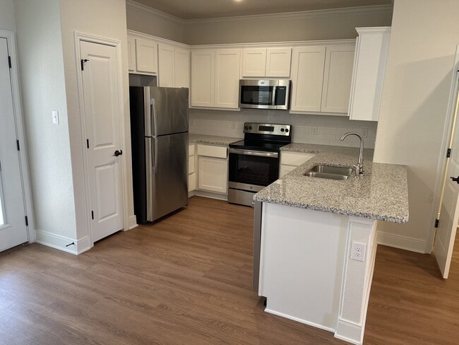 Foto del edificio - 10310 Candlewood Wy