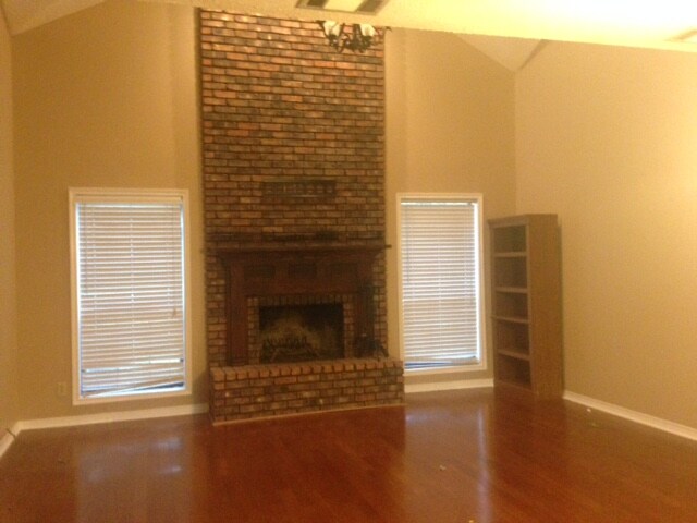 Foto del edificio - 1801 Townhouse Dr