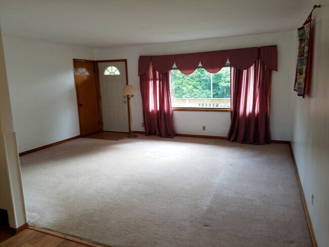 Building Photo - 106 Sharon Heights Rd SW, Pataskala, OH 43062