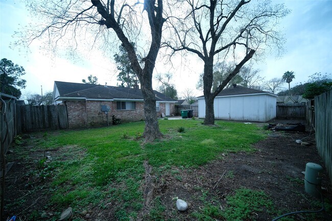 Foto del edificio - 12618 Bexley Dr