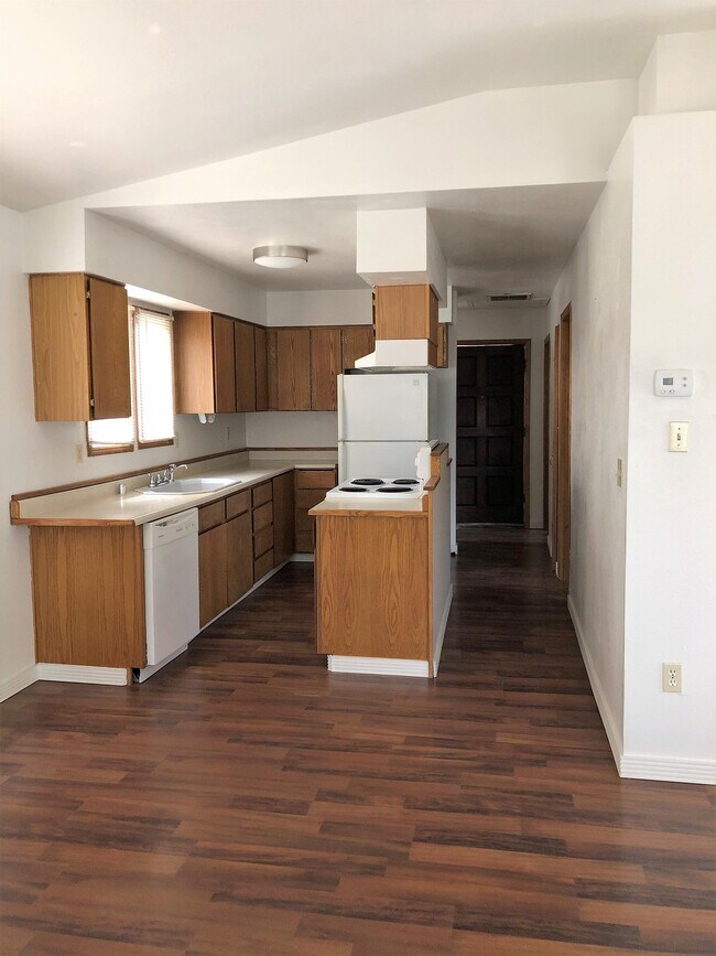 Foto del edificio - 3005 W Malad St