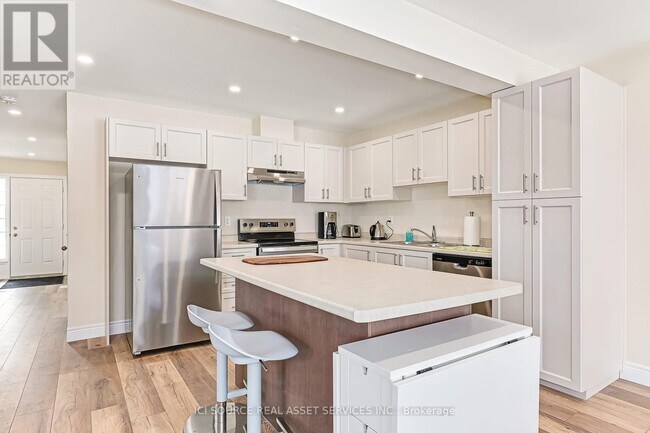 Building Photo - 207 Equality Dr
