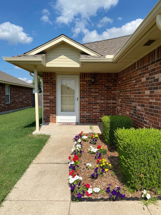 Foto del edificio - 3610 Ellis Ave