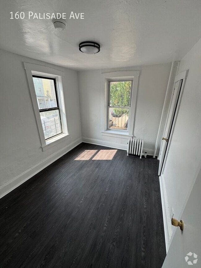 Building Photo - 160 Palisade Ave
