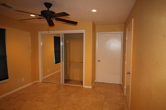 Building Photo - 2707 Haverhill Dr