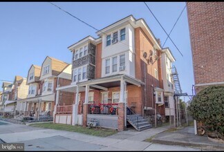 323 W 7th St