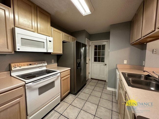 Foto del edificio - Lovely 3 Bedroom Townhouse in Fort Walton Beach Near both Bases