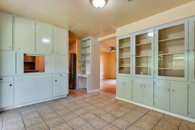 Building Photo - 1703 Rockbridge Ter