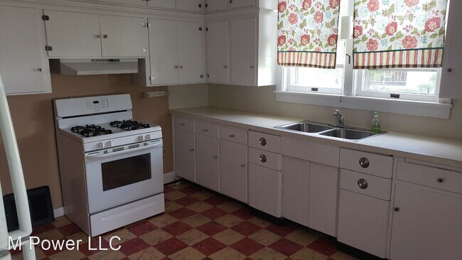Building Photo - 3 br, 2 bath House - 134 Wayside Dr.