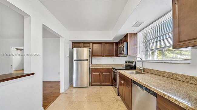 Foto del edificio - 1316 NE 105th St