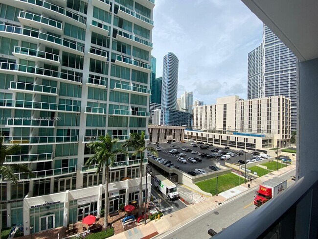 Foto del edificio - 31 SE 6th St