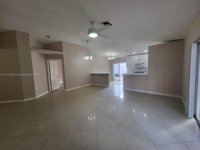 Foto del edificio - 13524 NW 5th Ct