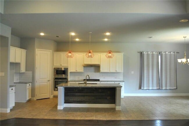 Building Photo - 4130 Kate Dr