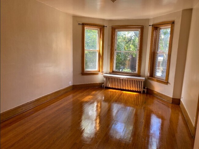 Foto del edificio - 5939 S Maplewood Ave