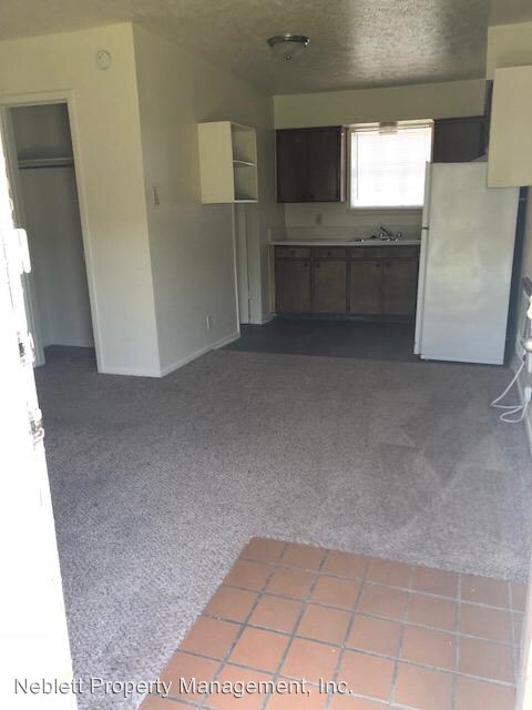 Primary Photo - 2117 W Hickory St