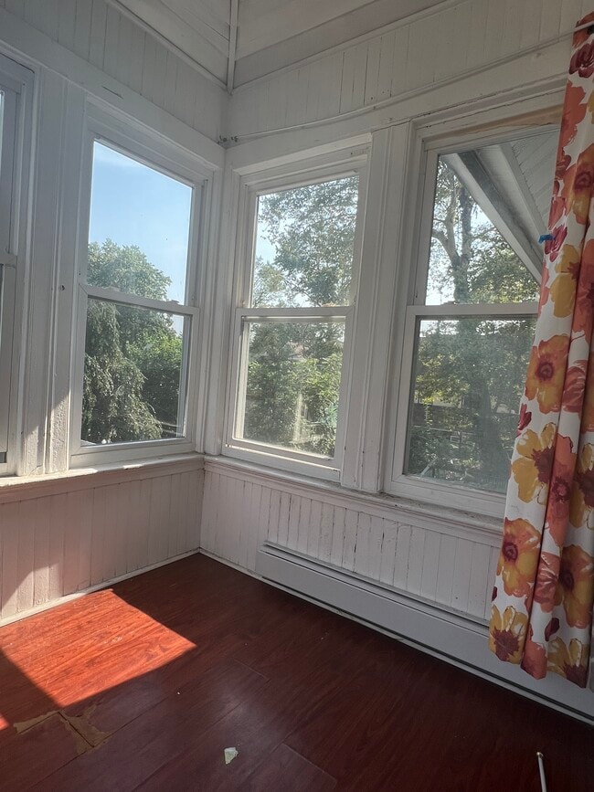 Building Photo - 459 N Maple Ave