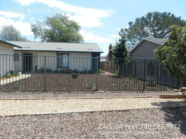 Foto del edificio - 13227 Neddick Ave